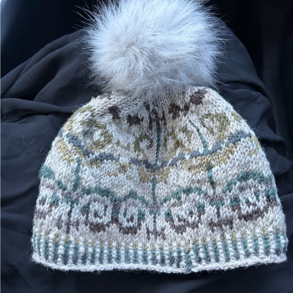 Lost Horizons 100% Wool Pom-Pom Beanie